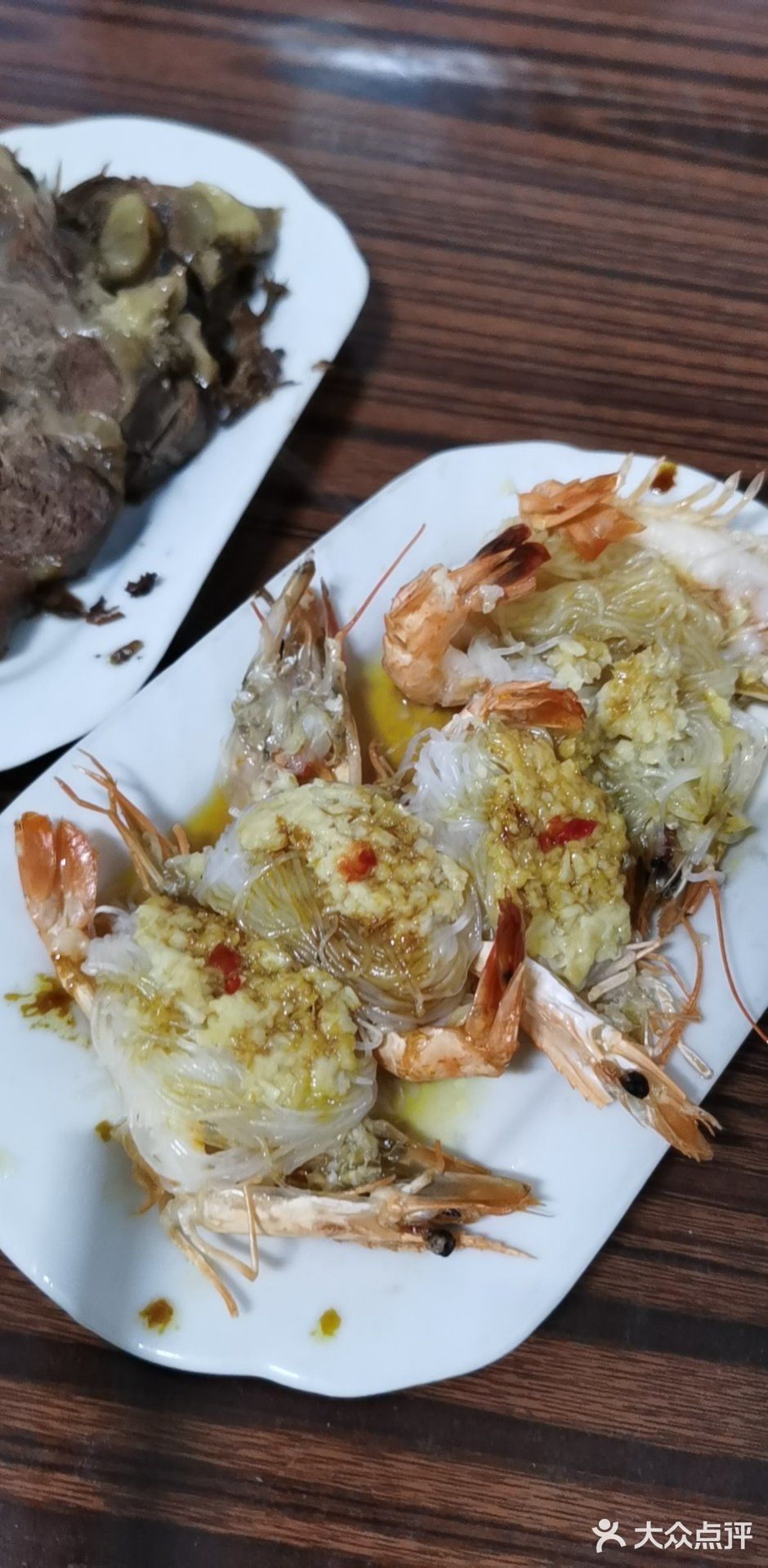 小鸡炖蘑菇，蒜台炒肉，还有肘子，都是超级美味的！