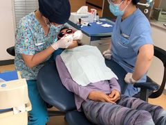 -瑞尔齿科(上海长风大悦城店)