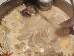 -三人行骨头王火锅(长寿店)