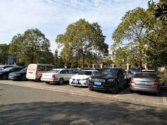 -房地产交易中心-停车场