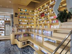 -新华书店(顺峰山公园店)