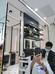 -HAIR CORNER