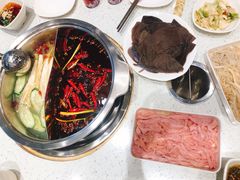 玉林串串特色鸳鸯锅-玉林串串香(九号天地店)
