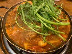 土豆排骨火锅-喇喇排骨火锅·传统韩式脊骨汤(望京西园总店)