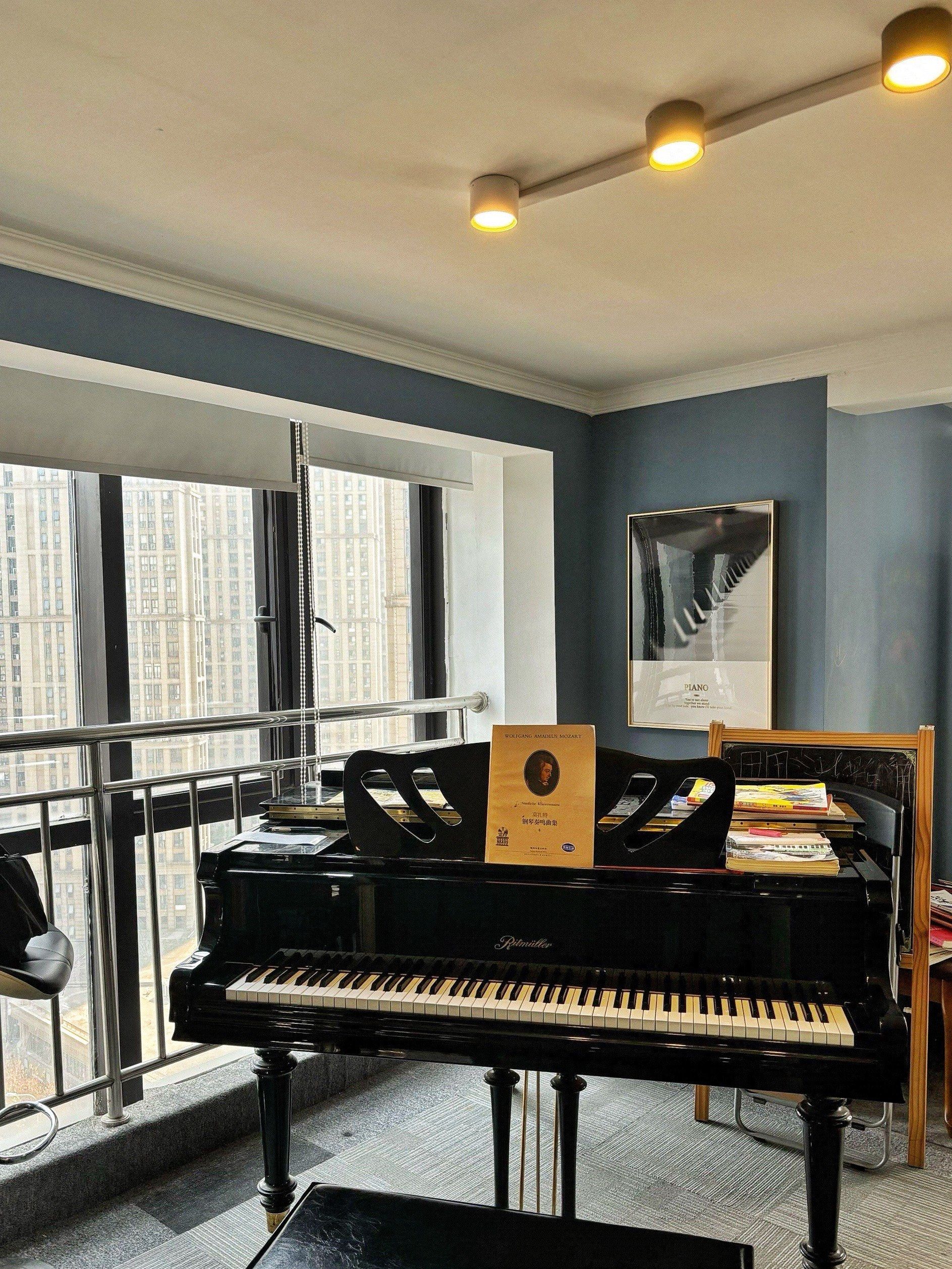 这家音乐空间,环境是真的好,奖状是真多!