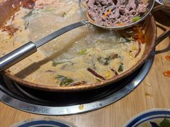 -洱火云南酸菜牛肉火锅(石景山当代商城店)