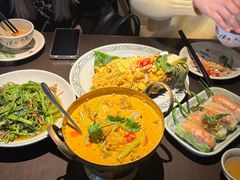 -大头虾越式风味餐厅(光明广场店)