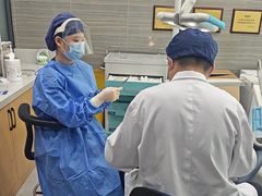 -上海仁爱医院口腔科 · 种植