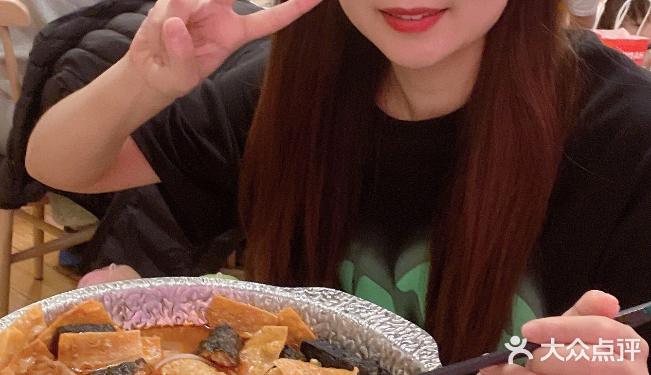 螺蛳粉臭豆腐肥肠锅，臭到没朋友