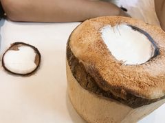 -志龙皇冠吃货椰子铺