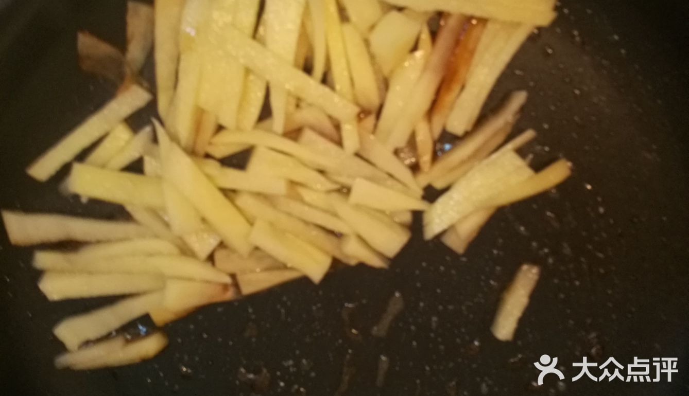 素菜营养美味不打折之土豆炒青椒