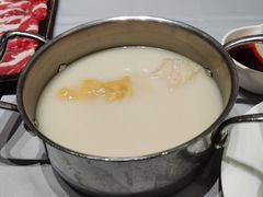 -红鼎豆捞·非遗鲍皇汤火锅(宝丰路店)