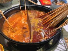 招牌红油锅底-钢管厂五区小郡肝串串香(南山店)