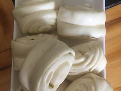-东北烧烤铁锅炖水库鱼