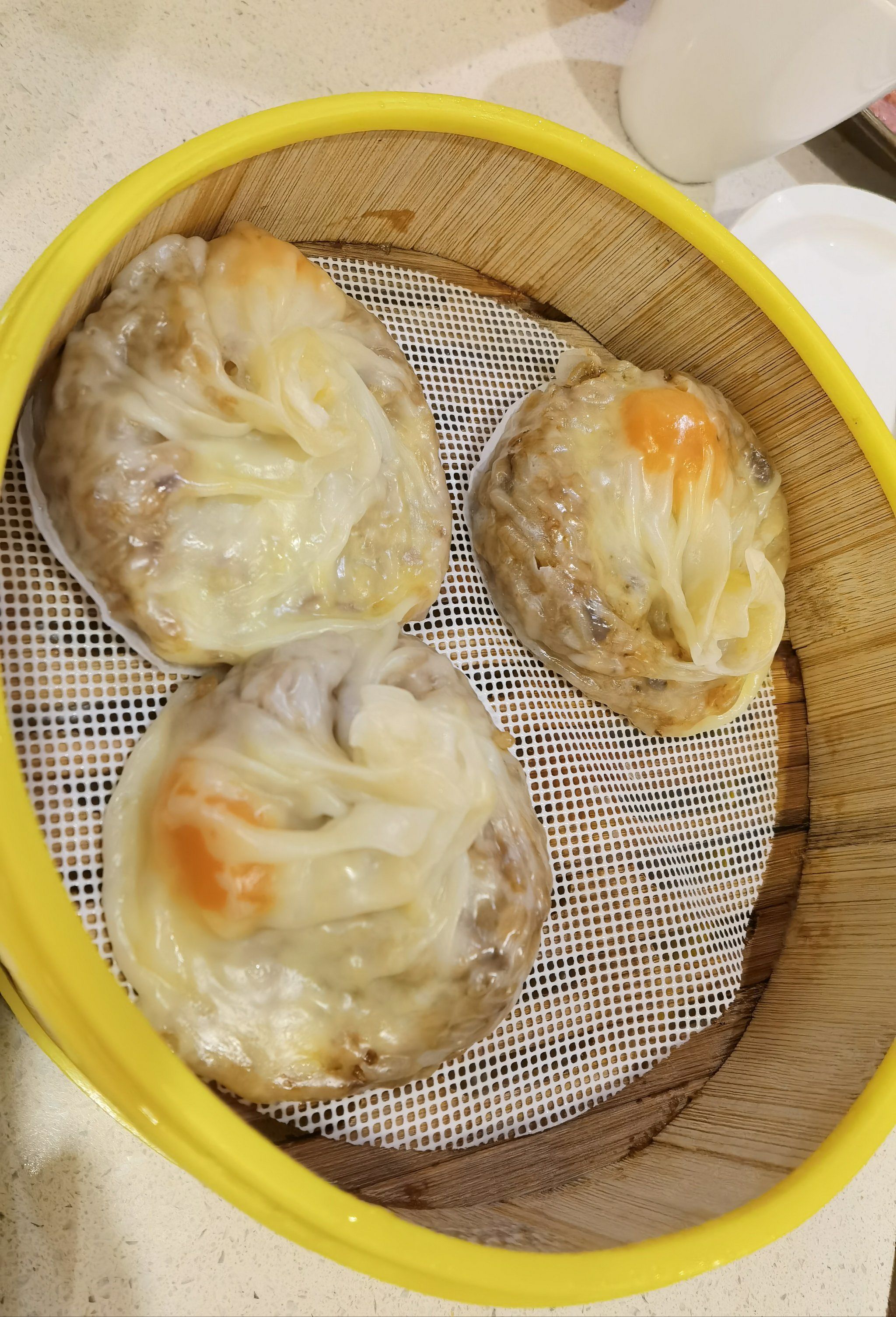 咸蛋黄烧麦真不错