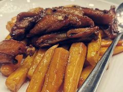 -鞍山大白鲨美食酒店