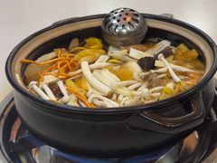-菌之家·专业纯野生菌火锅·特色炒菌