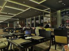 大堂-大中华希尔顿酒店-念自助餐·嗨啤·小龙虾