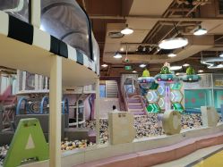 -多多淘儿童体验中心(重庆来福士店)