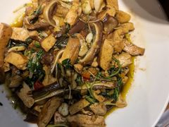 -黄泥岗·地道湖北菜(奥特莱斯店)