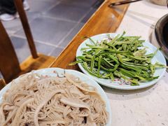 绿色千层肚-肖肖酸萝卜鱼火锅(总店)