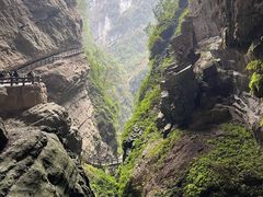 -龙水峡地缝景区