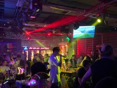 -UP嘻哈酒吧(粉巢店)