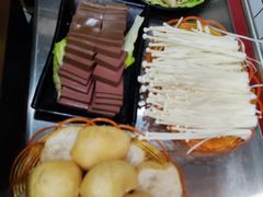 -胡家地锅鸡地锅鱼(金家渡店)