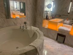 -上海滴水湖皇冠假日酒店