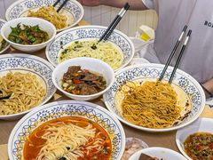 -李与白包子铺(桐梓林店)
