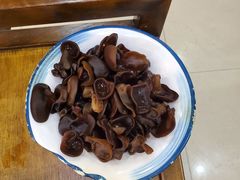 -乳仔牛牦牛汤锅 烤羊排(松潘古城店)