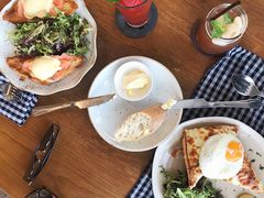 班尼迪克蛋-ROAST coffee & eatery