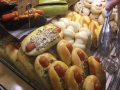 墨鱼汁肠仔包-PAPER STONE BAKERY(天环店)