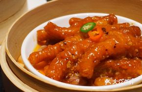 Braised Chicken Feet in Spicy Sauce