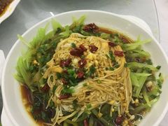 凉拌莴笋金针菇-阳光海鲜大排档