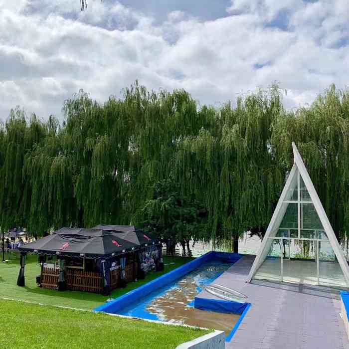 昨天单位团建,去的绿廊一号进去之后眼前-大众点评