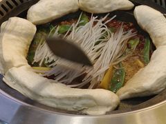 -哈尔滨烧烤·山河村铁锅炖(交大店)