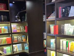 -钟书阁(松江泰晤士小镇店)