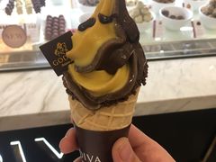 双拼软冰淇淋-GODIVA(王府井apm店)