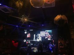 -胡桃里音乐餐厅(陶溪川店)(川湘赣菜·世界百大酒庄直供红酒·音乐表演)