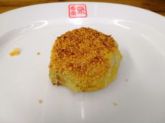蟹黄烧饼-聚香斋(东关街店)