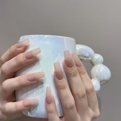 -花岐款式专研健康美甲沙龙