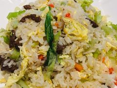 蔬菜牛肉炒饭-泰煌鸡·上海白斩鸡·鸡汤面(鹤庆店)