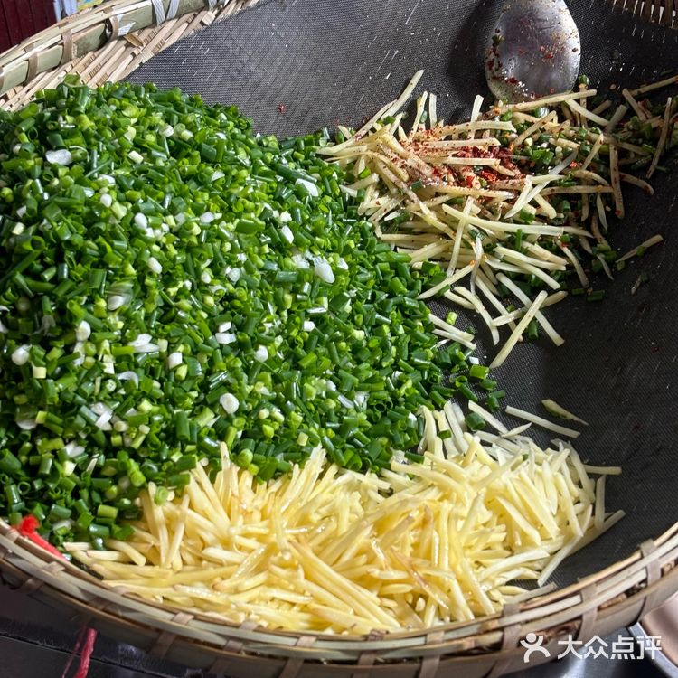 在武汉吃到了 正宗的恩施油香