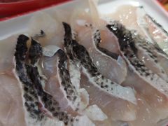 -毛辣果·贵州红酸汤牛肉火锅(西单店)