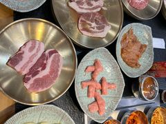 -臻牛烤肉