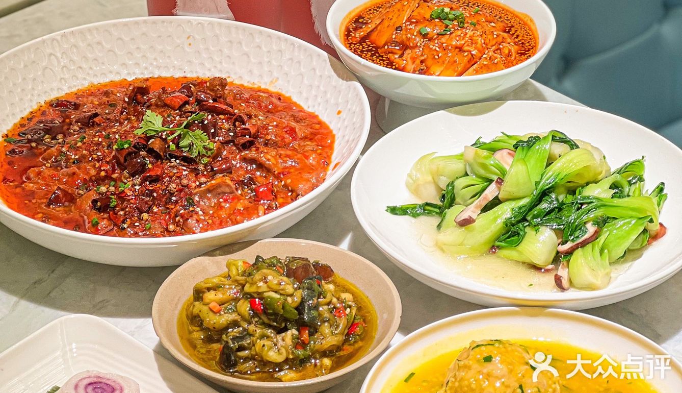 🦚满满的蒂芙尼蓝的孔雀川菜也太浪漫了