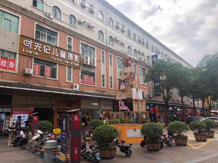 南城富民商业步行街-"南城富民步行街,这条步行街唉,历史悠久!