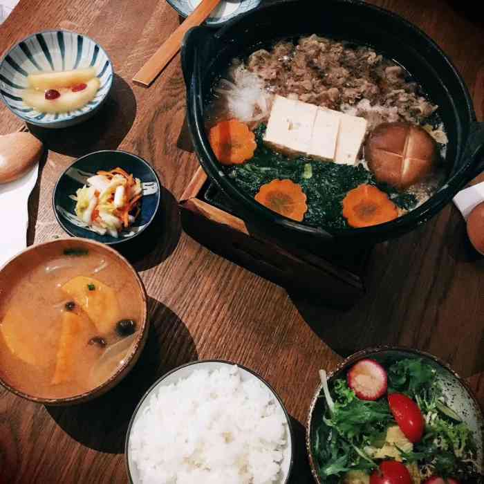 铃木食堂(丽都店"因为练瑜伽,从这个店开业就一直想拔草,终.