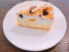 坚果酸奶慕斯蛋糕-星巴克臻选(盐城金鹰聚龙湖店)